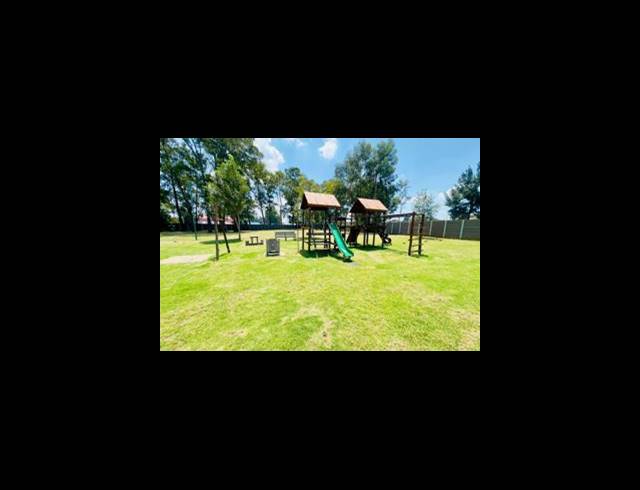 1 BEDROOM TOWNHOUSE FOR SALE IN COMET